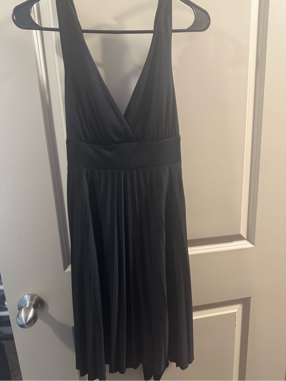 Speechless Black V-Neck Pleated Midi Dress